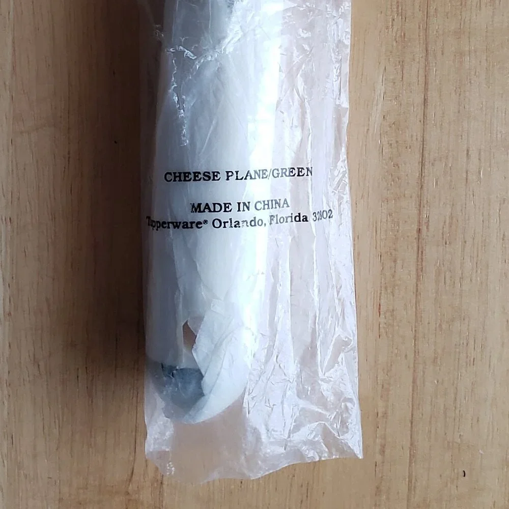NWT Tupperware cheese plane/slicer greeen